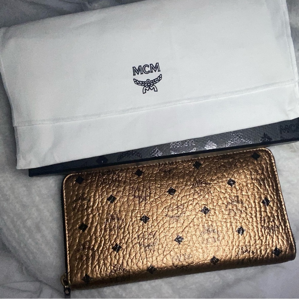 Women’s large wallet